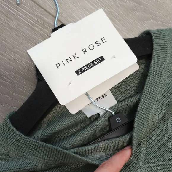 Pink Rose Olive Green Lounge Set - Picture 3 of 11